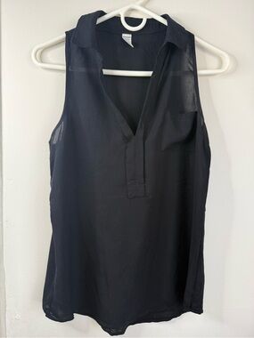 Old Navy Black Sleeveless Collared V-Neck Camisole
